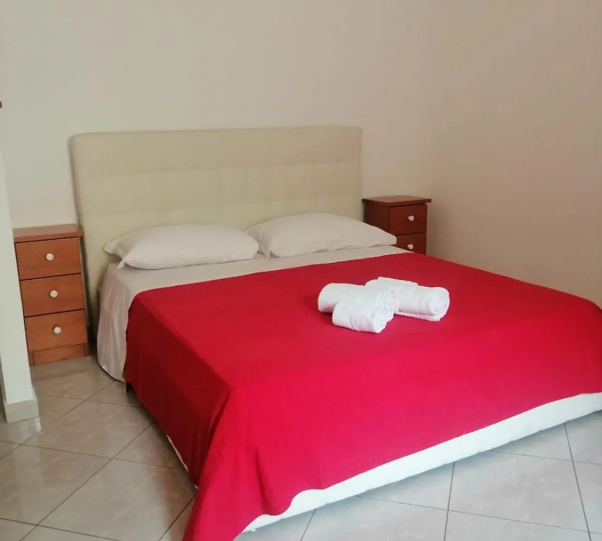 Apartment In Front Of The Train Station! contacts
